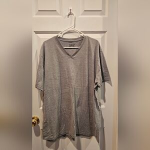 Mens Size 2XL ~ Fresh Clean Threads v-neck t-shirt in a heather gray